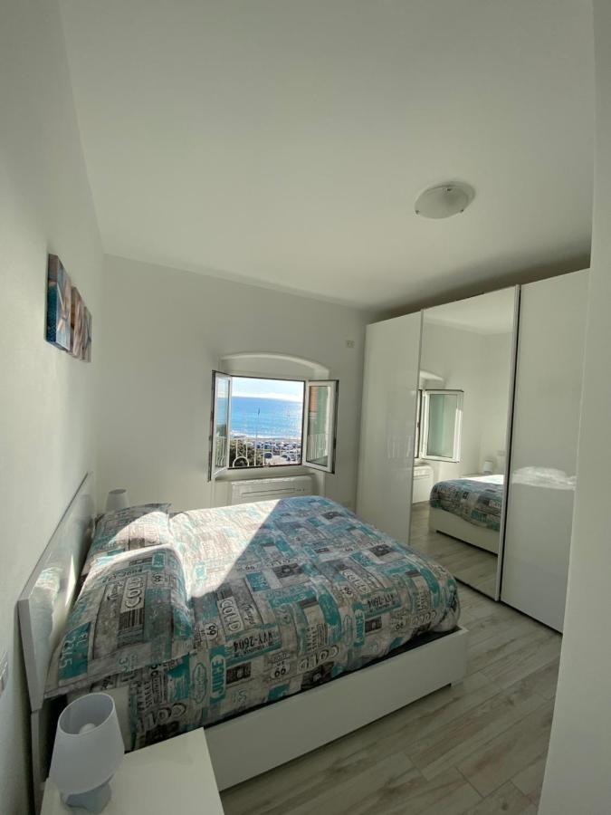Casa Al Mare Lägenhet Varazze Exteriör bild